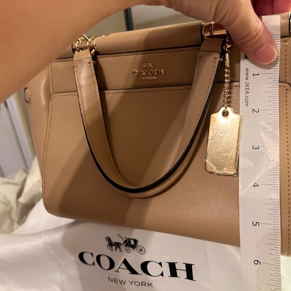 Beautiful Nude coach small purse - Picture 2 of 16